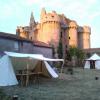 Campement médiéval au  Chateau de l'Ebaupinay tournage Bande annonce.